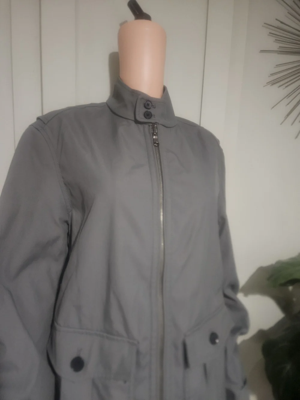 Banana Republic Gray Utility Zip Jacket | Modern Minimalist Lightweight Coat. MD